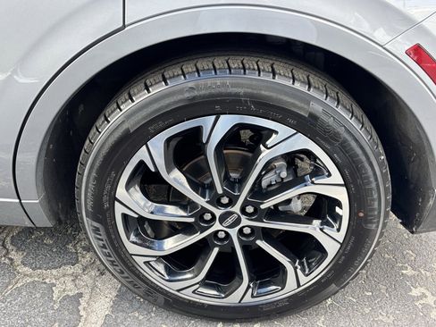 Used 2024 Lincoln Nautilus Reserve image 13