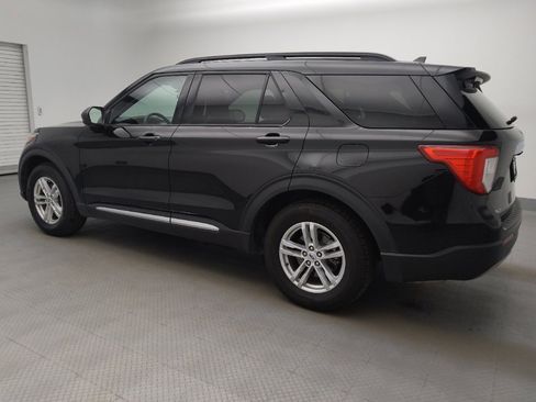 Used 2023 Ford Explorer XLT w/ Equipment Group 202A image 3