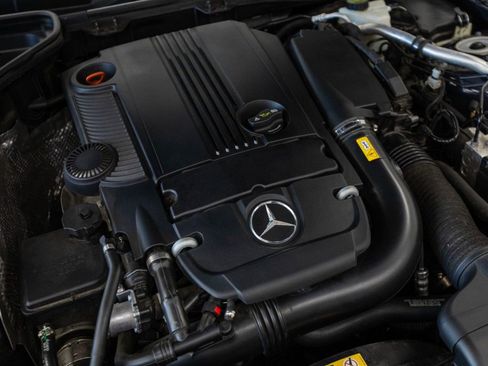 Used 2015 Mercedes-Benz SLK 250 image 6