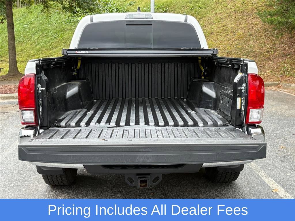 Used 2022 Toyota Tacoma SR5 AWD/4WD image 25