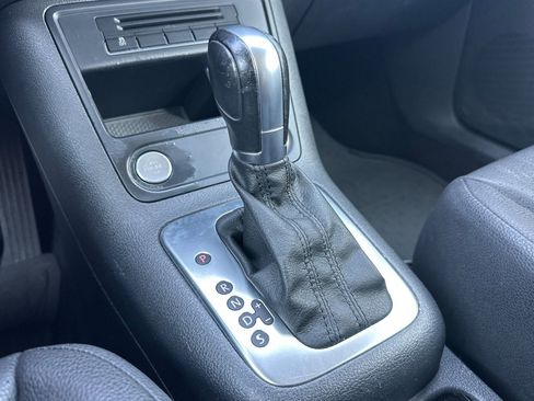 Used 2016 Volkswagen Tiguan S image 18