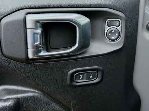 Used 2022 Jeep Gladiator Sport AWD/4WD image 21