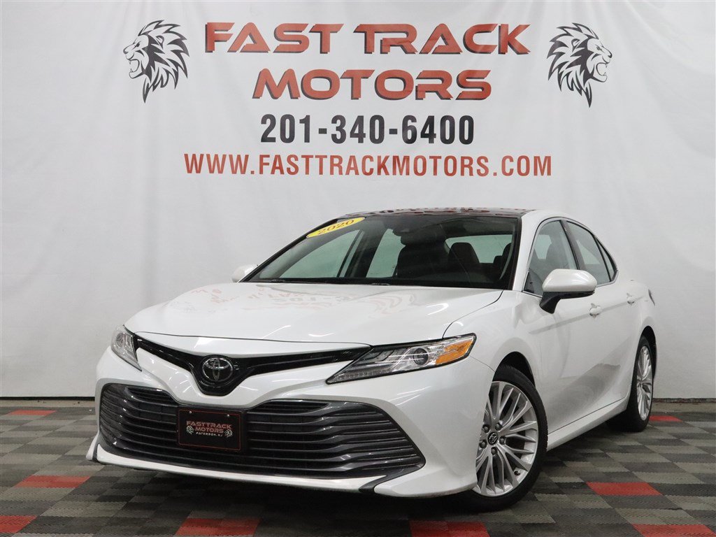 Used 2020 Toyota Camry XLE FWD image 1