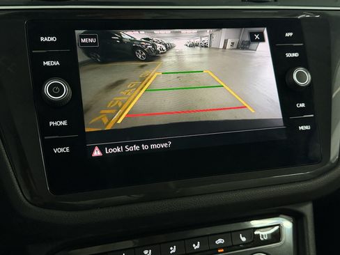 Used 2019 Volkswagen Tiguan SE FWD image 24