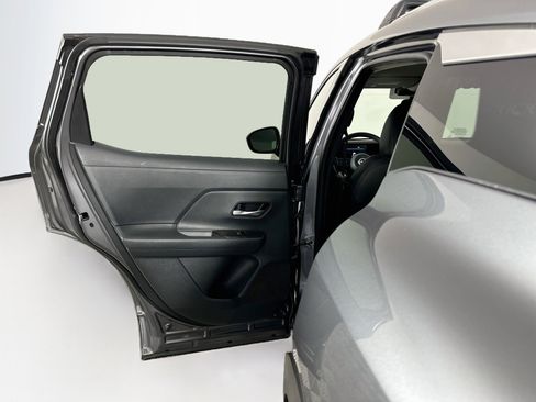 Used 2026 Nissan Kicks SR FWD image 25