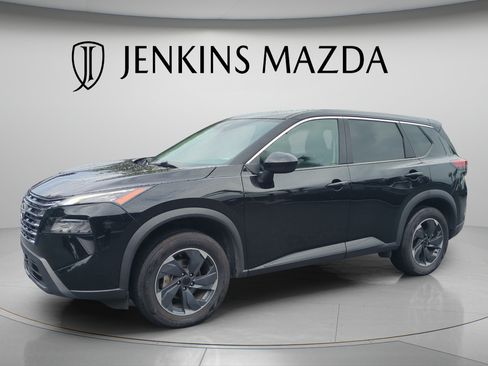 Used 2025 Nissan Rogue SV FWD image 3