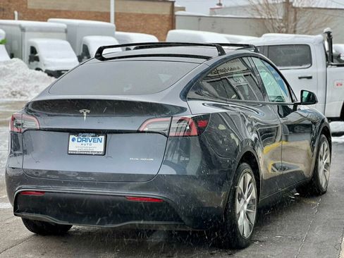 Used 2023 Tesla Model Y Long Range image 34