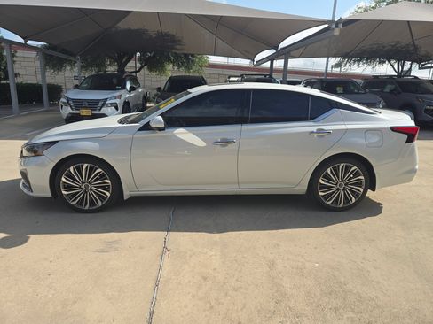 Used 2024 Nissan Altima 2.5 SL FWD image 6