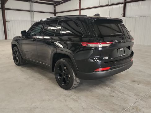 Used 2024 Jeep Grand Cherokee Limited w/ Black Appearance Package RWD image 3