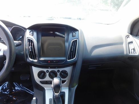 Used 2014 Ford Focus SE w/ SE Winter Package image 7