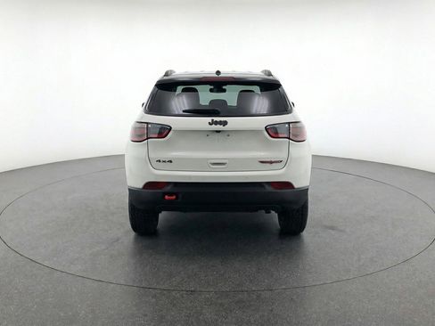 Used 2025 Jeep Compass Trailhawk AWD/4WD image 7
