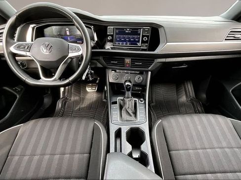 Used 2024 Volkswagen Jetta Sport image 7