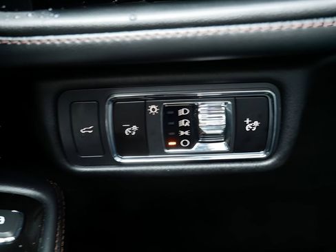 Used 2023 Lincoln Aviator AWD w/ Premium Package image 18