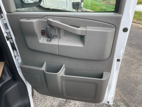 New 2025 Chevrolet Express 3500 LS RWD image 16