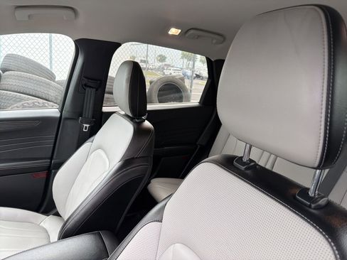 Used 2025 Ford Escape SE w/ PHEV Premium Package image 32