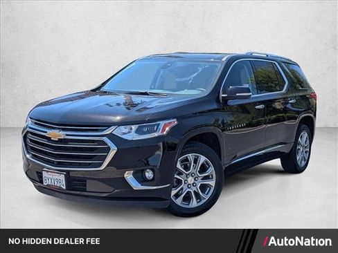 Used 2021 Chevrolet Traverse Premier w/ LPO, Cargo Package FWD image 1
