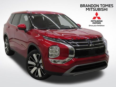 New 2025 Mitsubishi Outlander SE image 1