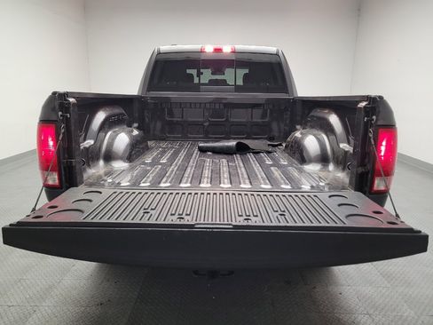 Used 2019 RAM 1500 Classic SLT AWD/4WD image 29
