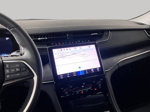 Used 2023 Jeep Grand Cherokee L Limited RWD image 7