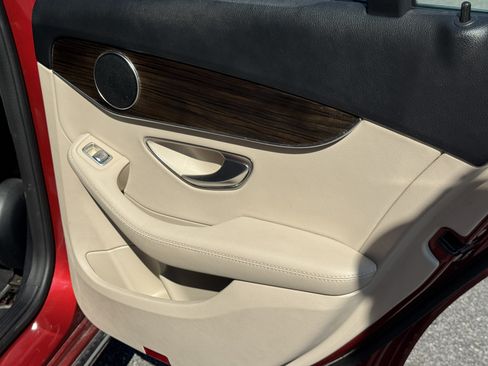 Used 2018 Mercedes-Benz C 300 Sedan w/ Parking Assist Package image 20