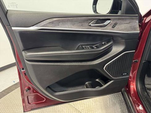 Certified 2022 Jeep Grand Cherokee L Limited image 15