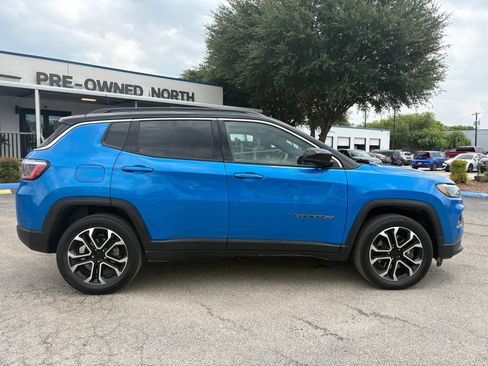 Used 2023 Jeep Compass Limited AWD/4WD image 2