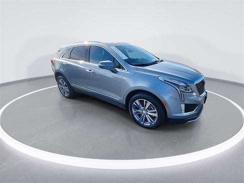 Used 2025 Cadillac XT5 Premium Luxury image 2