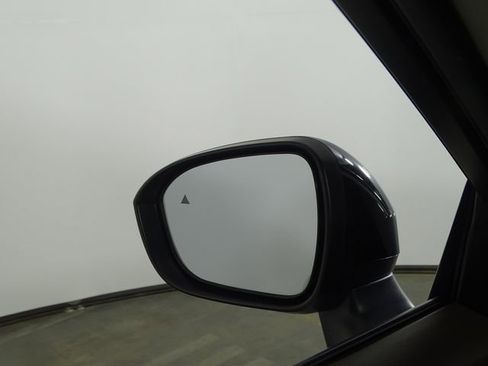 Used 2022 Nissan Rogue Platinum w/ Head-Up Display Package image 35