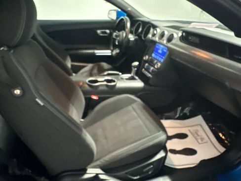 Used 2020 Ford Mustang Coupe w/ Equipment Group 101A RWD image 23