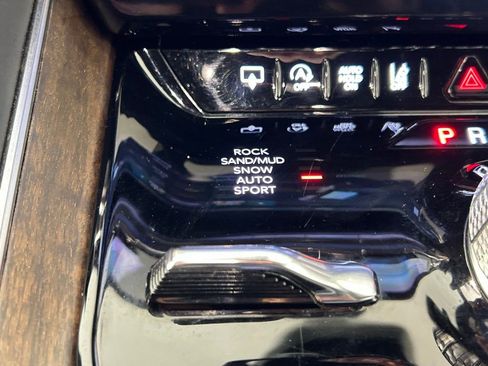 Used 2024 Jeep Grand Wagoneer L 4WD image 26