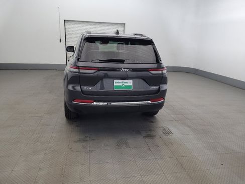 Used 2023 Jeep Grand Cherokee Laredo w/ Luxury Tech Group I AWD/4WD image 6
