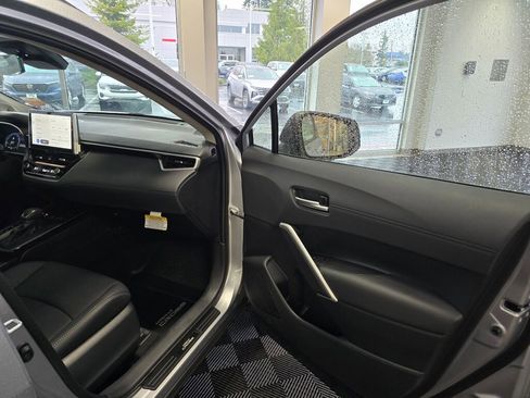 Certified 2026 Toyota Corolla Cross XLE image 42