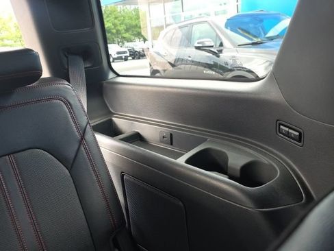 Used 2023 Ford Expedition Limited AWD/4WD image 31
