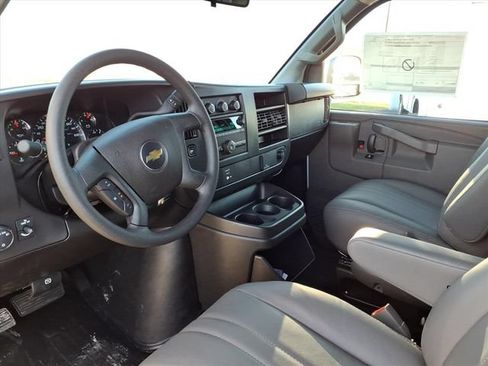New 2026 Chevrolet Express 2500 Extended w/ Enhanced Convenience Package RWD image 10