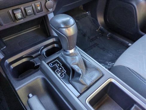 Used 2021 Toyota Tacoma TRD Off-Road image 12