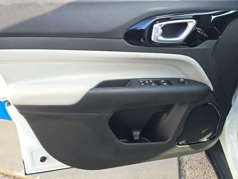 New 2026 Jeep Compass Limited image 14