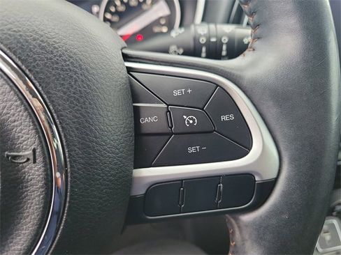 Used 2018 Jeep Compass Limited w/ Navigation Group image 23