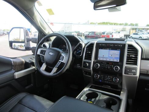 Used 2019 Ford F250 Lariat w/ Lariat Ultimate Package AWD/4WD image 29