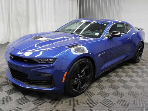 Used 2021 Chevrolet Camaro SS w/ LPO, Camaro Logo Package RWD image 9