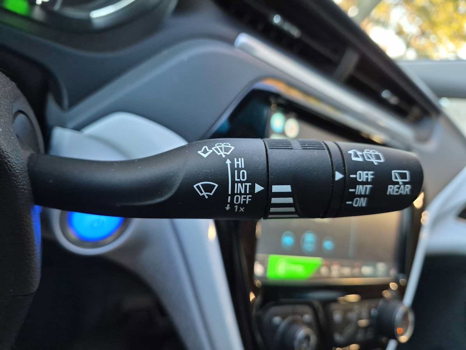 Used 2019 Chevrolet Bolt Premier w/ Infotainment Package FWD image 26