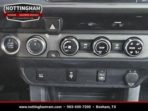 Used 2017 Toyota Tacoma TRD Off-Road w/ Tow Package AWD/4WD image 16