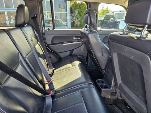 Used 2011 Jeep Liberty Renegade w/ Premium Group AWD/4WD image 16