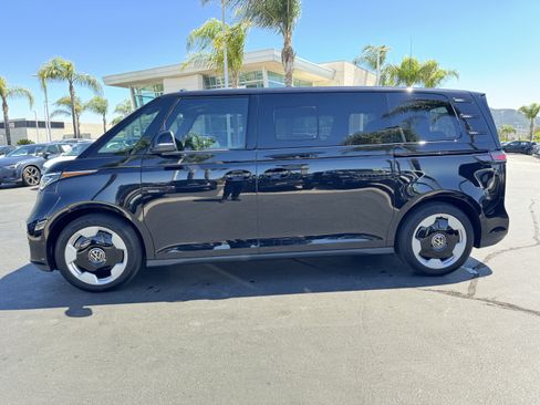 Certified 2025 Volkswagen ID. Buzz Pro S RWD image 6