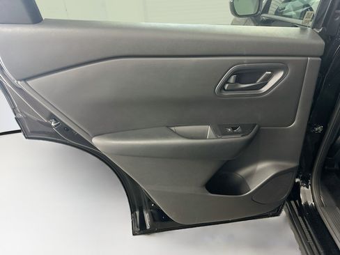 Used 2024 Nissan Rogue S AWD/4WD image 26
