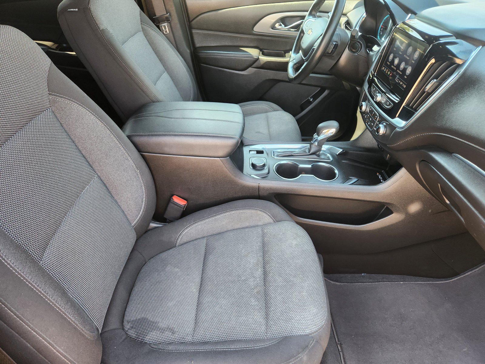 Used 2023 Chevrolet Traverse LT FWD image 11