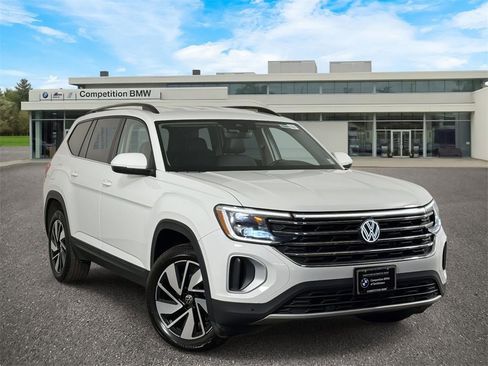 Used 2024 Volkswagen Atlas SE image 1