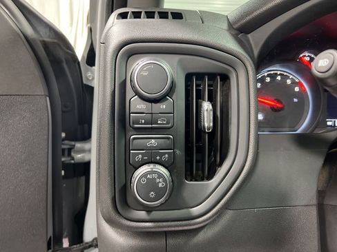 Used 2024 Chevrolet Silverado 1500 Custom image 25