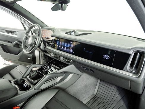 New 2026 Porsche Cayenne AWD/4WD image 25