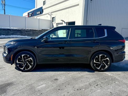 Used 2022 Mitsubishi Outlander SE image 4