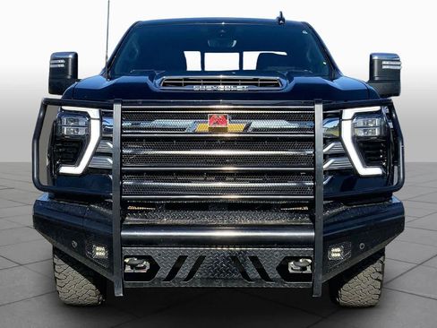 Used 2024 Chevrolet Silverado 2500 High Country w/ Technology Package AWD/4WD image 4